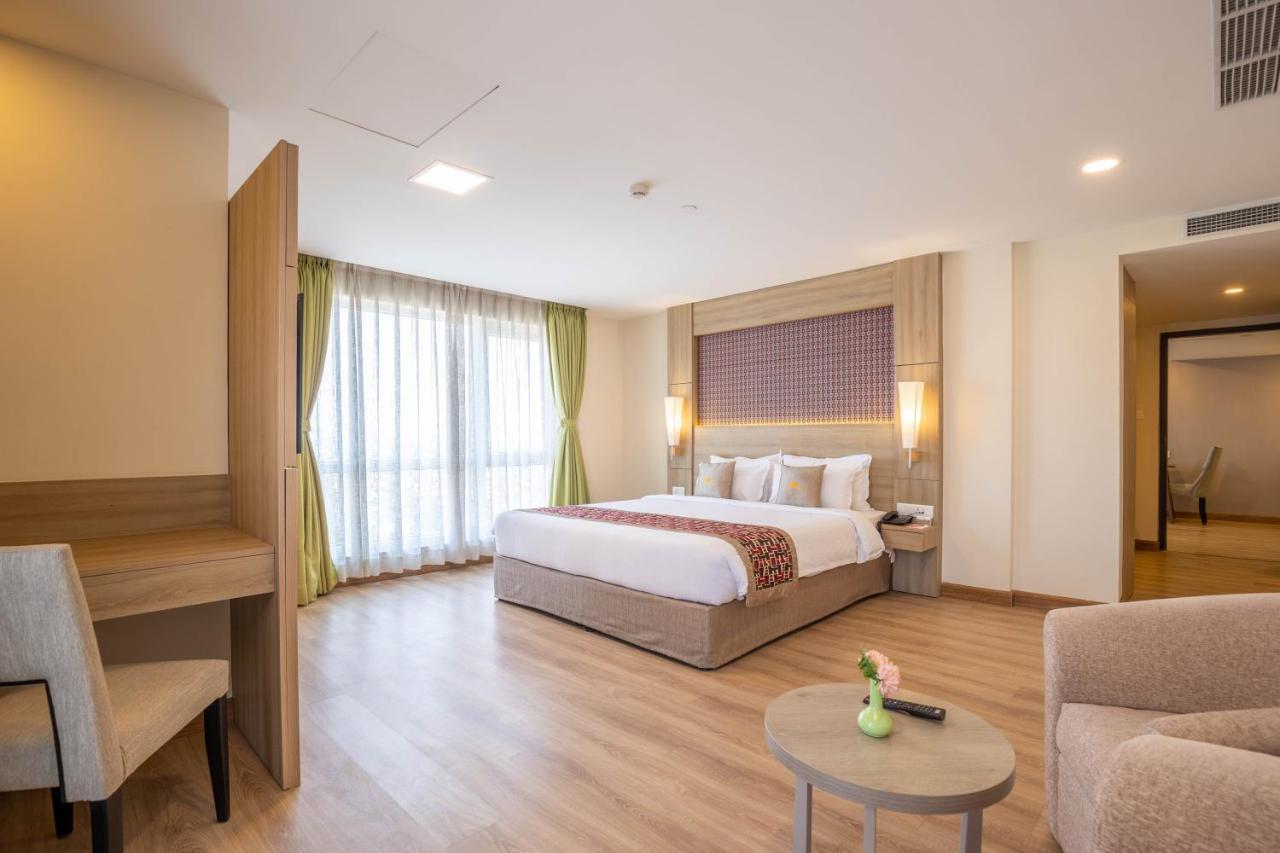 Hotel Crowne Imperial Kathmandu Exteriör bild