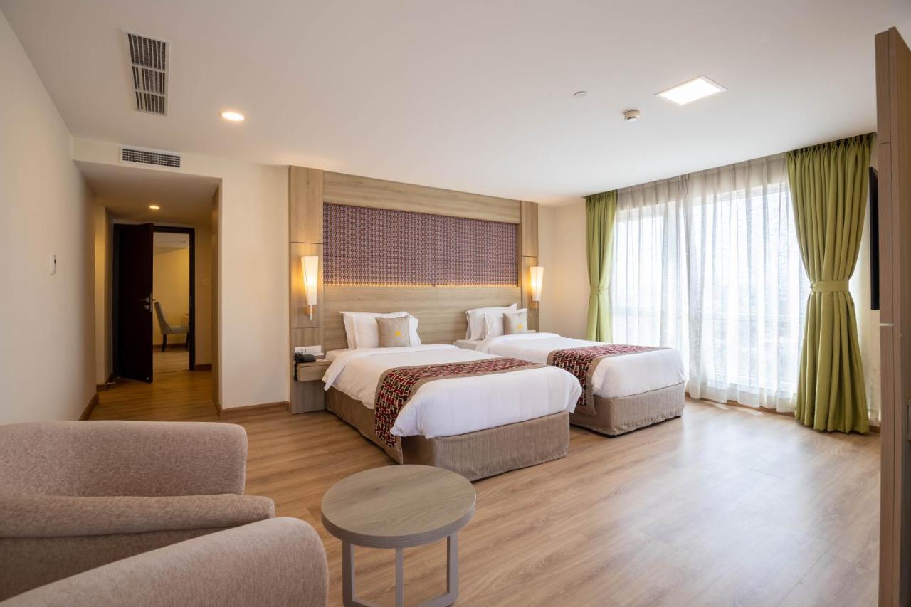 Hotel Crowne Imperial Kathmandu Exteriör bild