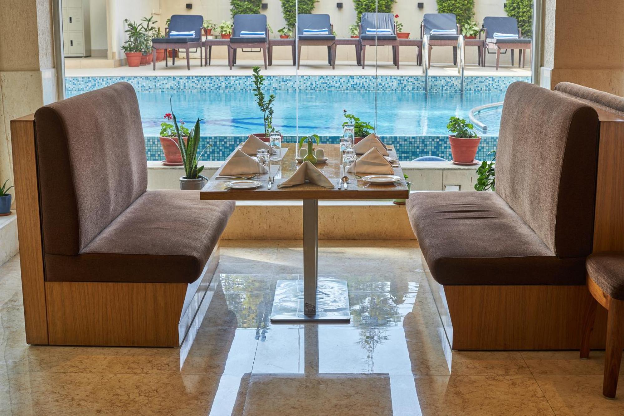 Hotel Crowne Imperial Kathmandu Exteriör bild