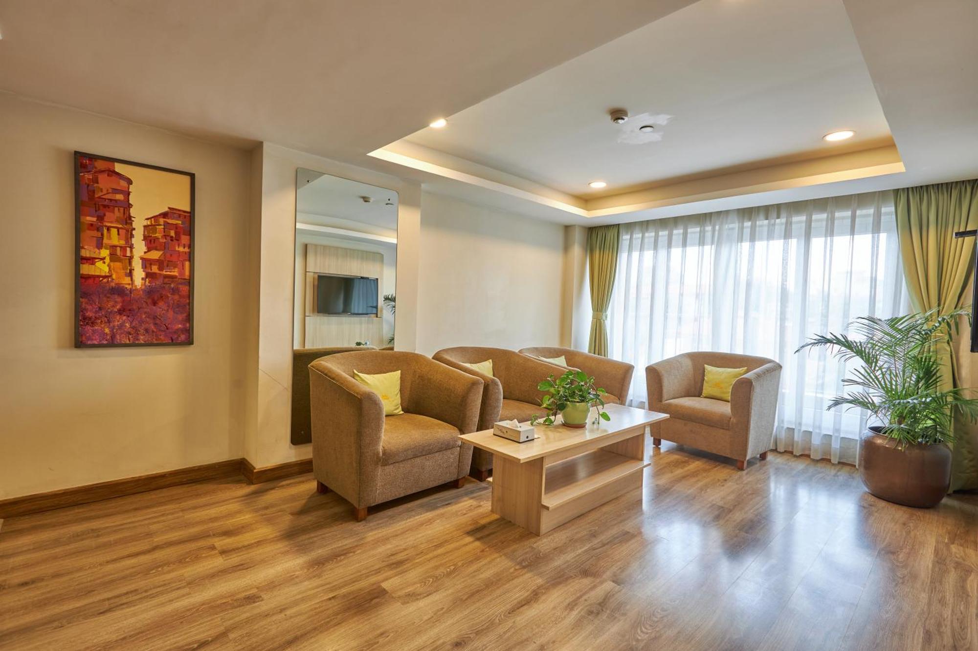 Hotel Crowne Imperial Kathmandu Exteriör bild