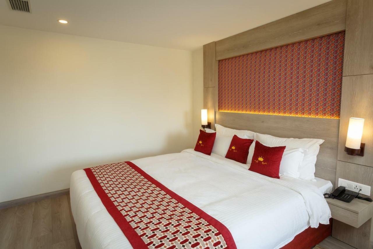 Hotel Crowne Imperial Kathmandu Exteriör bild