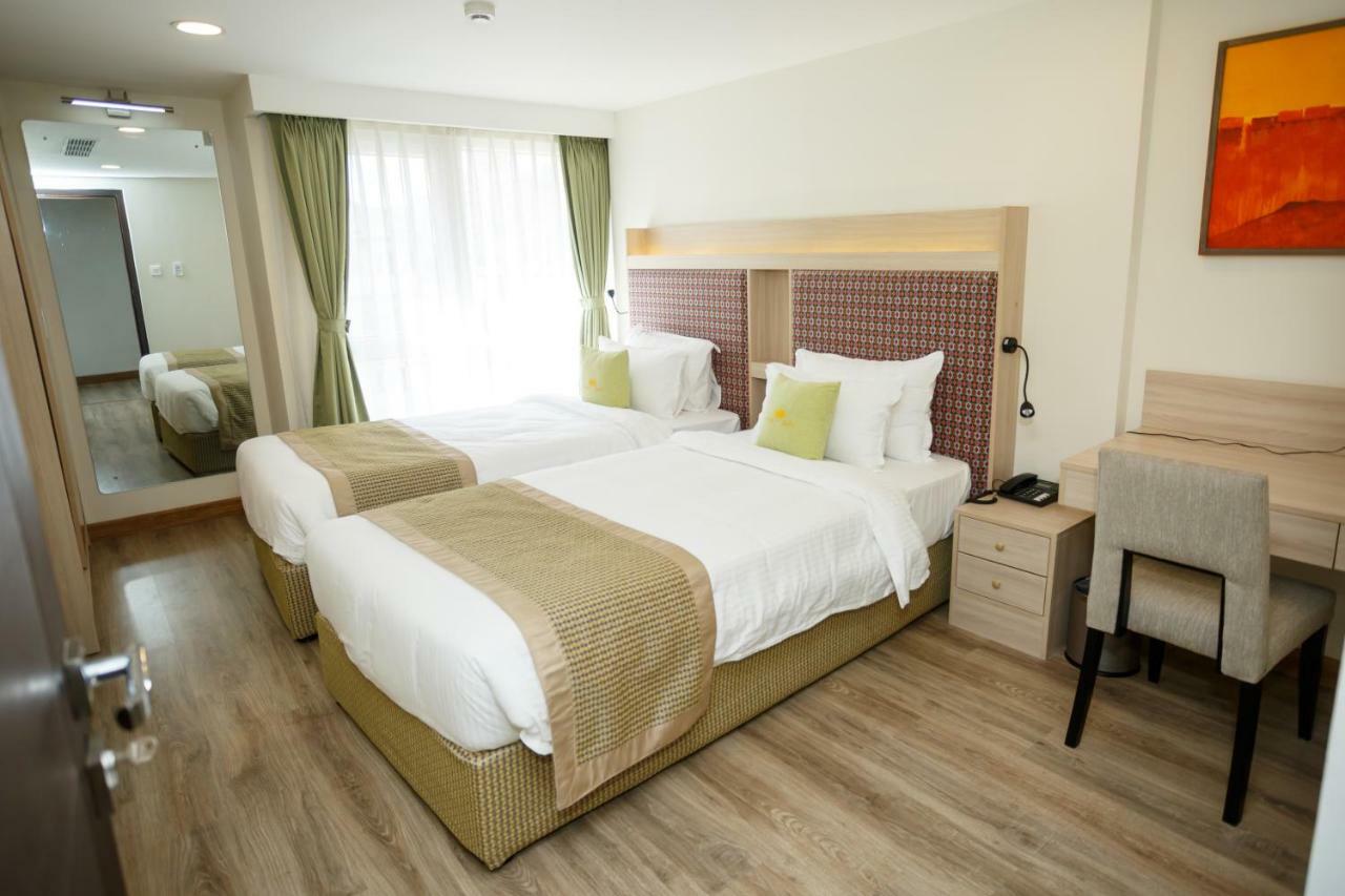 Hotel Crowne Imperial Kathmandu Exteriör bild